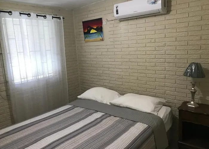 Saltaire Rose Hall 10 Mins Hike To Holiday home Montego Bay
