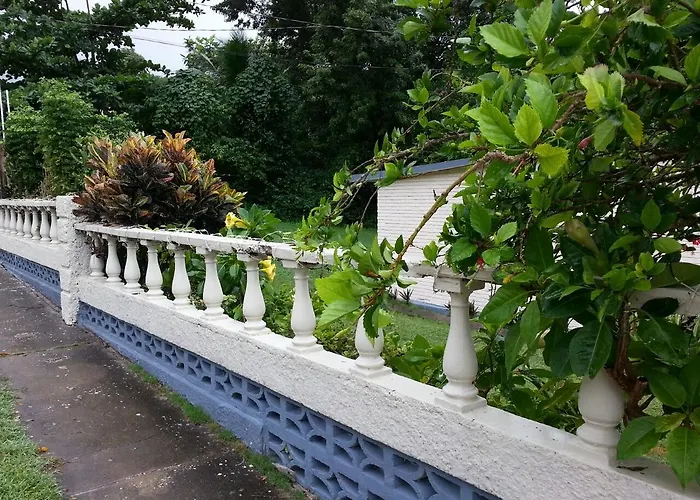 Saltaire Rose Hall 10 Mins Hike To Holiday home Montego Bay