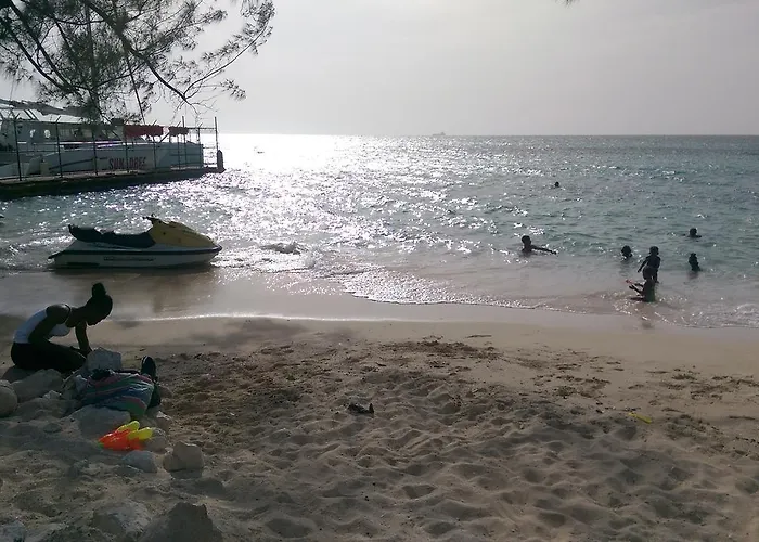 Holiday home Saltaire Rose Hall 10 Mins Hike To Montego Bay