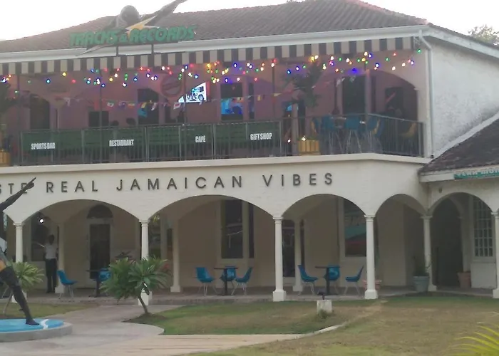 Holiday home Saltaire Rose Hall 10 Mins Hike To Montego Bay